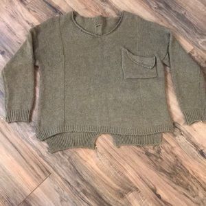 Brown sweater with pocket